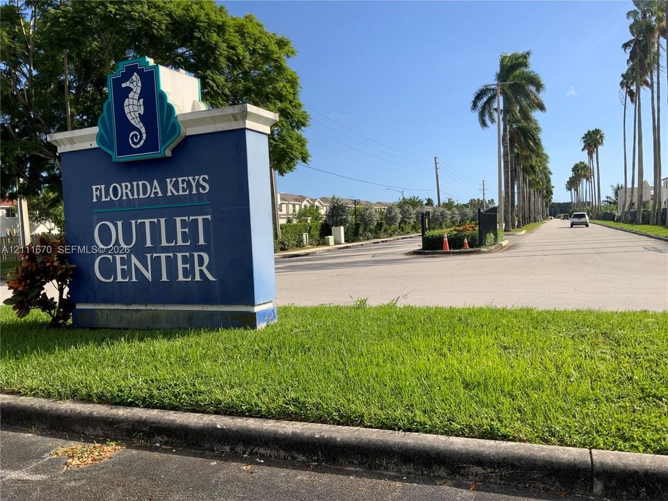Outlet Shopping Center