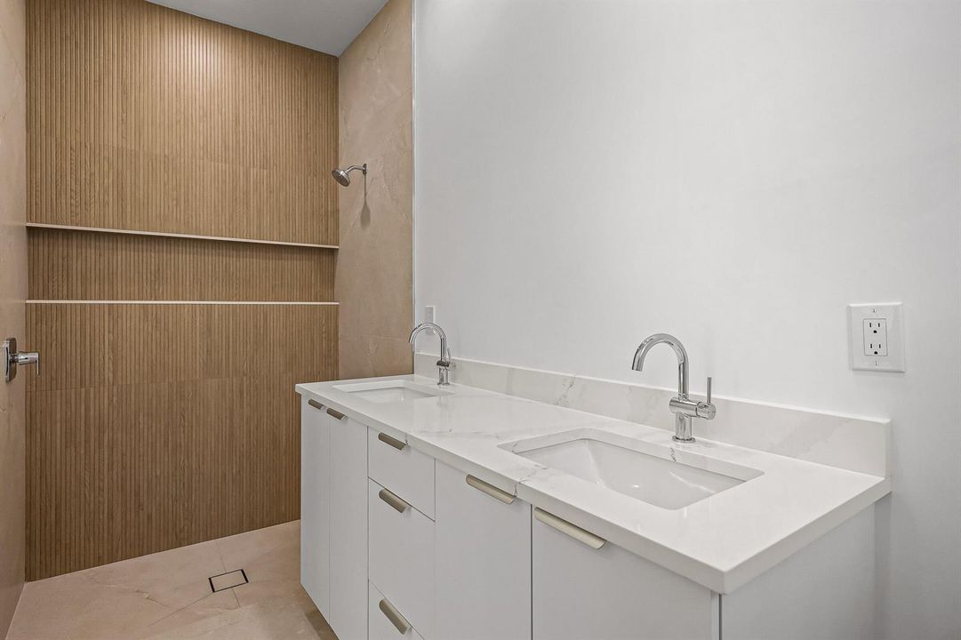 4606 Hibiscus - MLS - 017