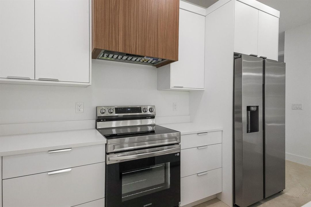 4606 Hibiscus - MLS - 008