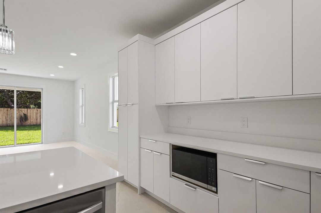 4606 Hibiscus - MLS - 010