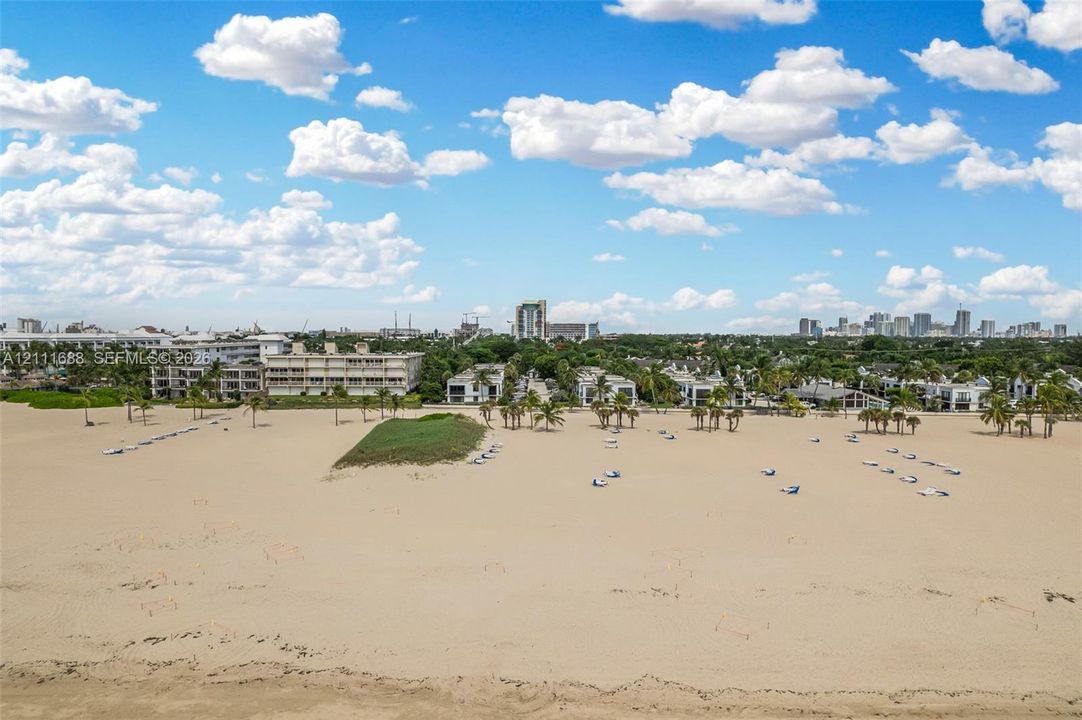 For Rent: $5,800 (3 beds, 2 baths, 1273 Square Feet)