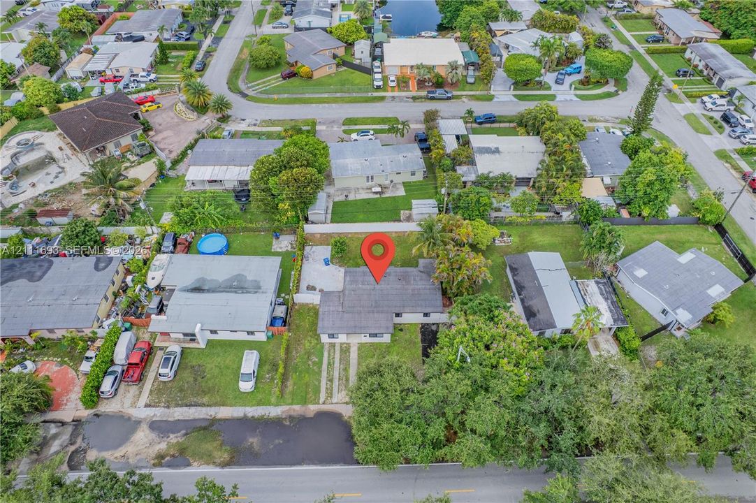 For Rent: $3,800 (4 beds, 2 baths, 1306 Square Feet)