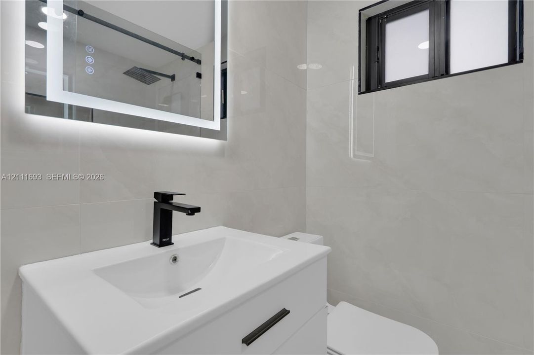 For Rent: $3,800 (4 beds, 2 baths, 1306 Square Feet)