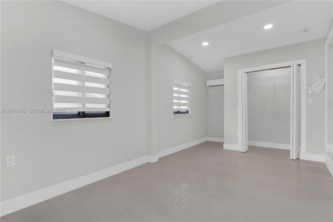 For Rent: $3,800 (4 beds, 2 baths, 1306 Square Feet)