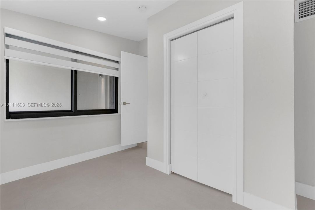 For Rent: $3,800 (4 beds, 2 baths, 1306 Square Feet)