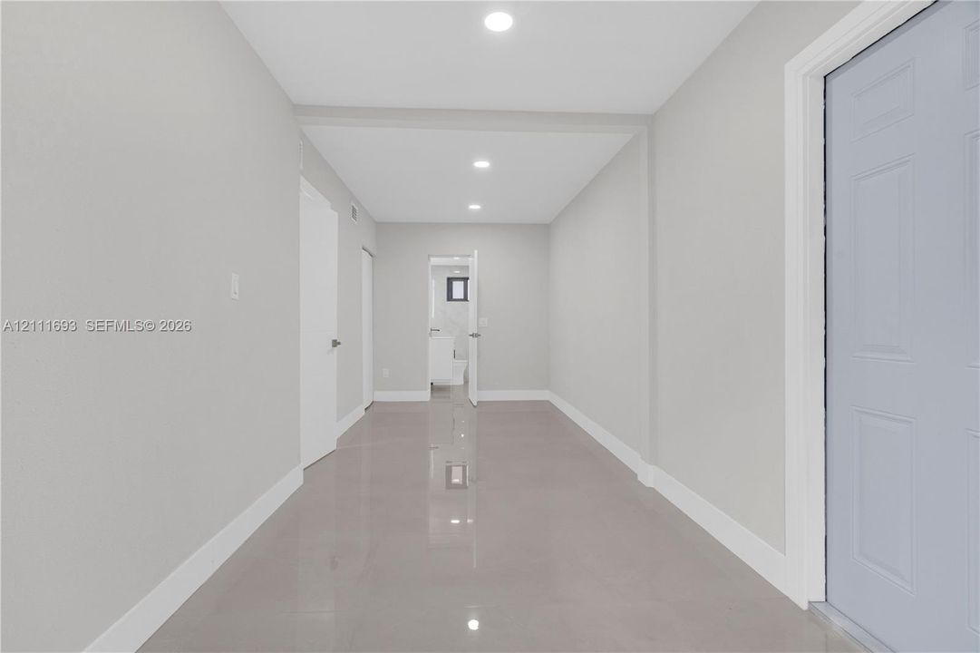 For Rent: $3,800 (4 beds, 2 baths, 1306 Square Feet)