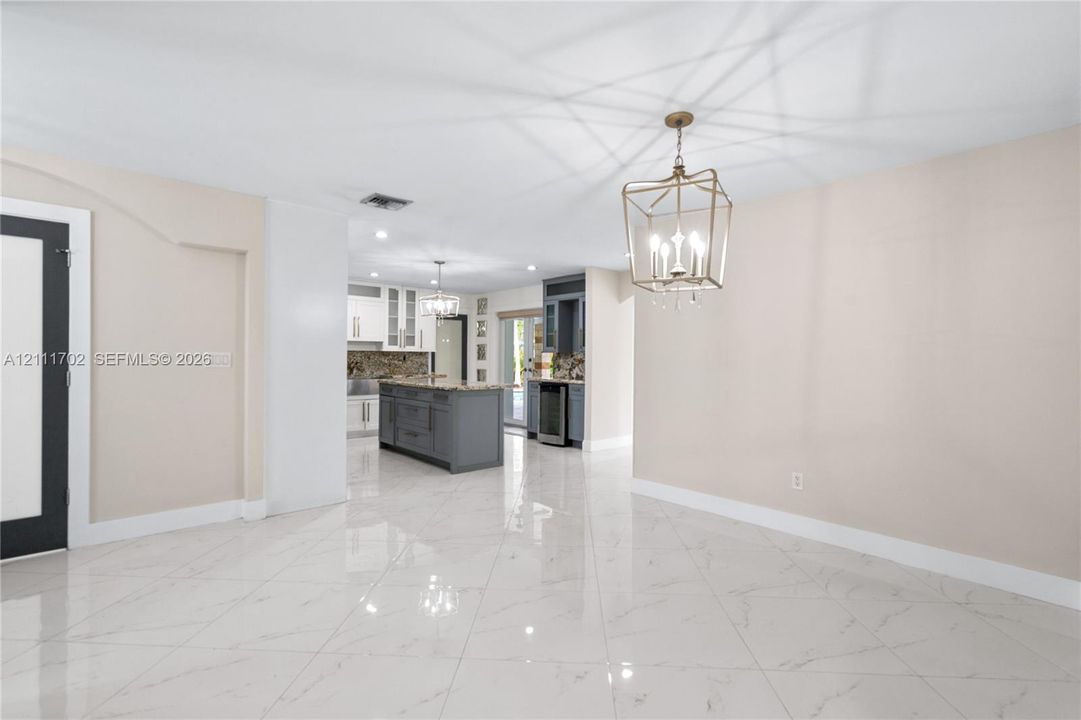 For Rent: $5,400 (4 beds, 3 baths, 2007 Square Feet)