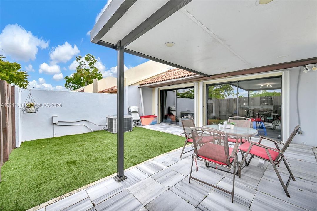 For Rent: $2,995 (2 beds, 2 baths, 1528 Square Feet)