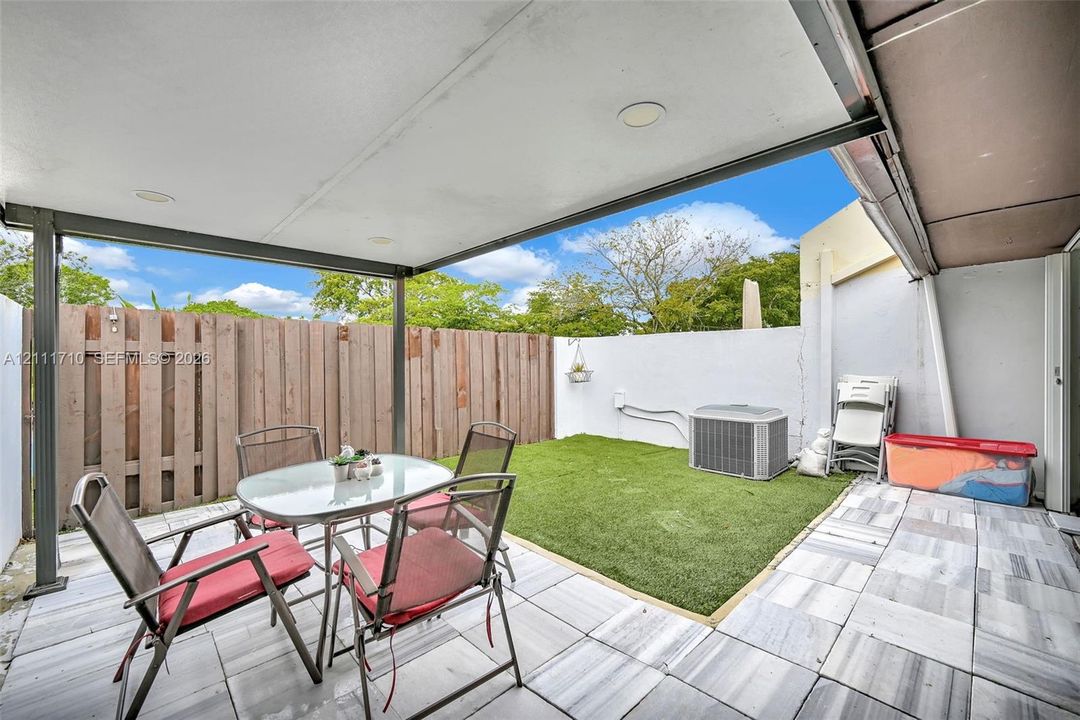 For Rent: $2,995 (2 beds, 2 baths, 1528 Square Feet)