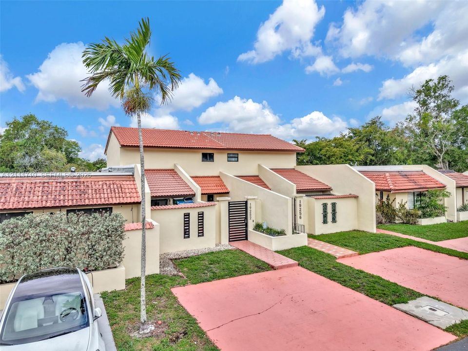 For Rent: $2,995 (2 beds, 2 baths, 1528 Square Feet)