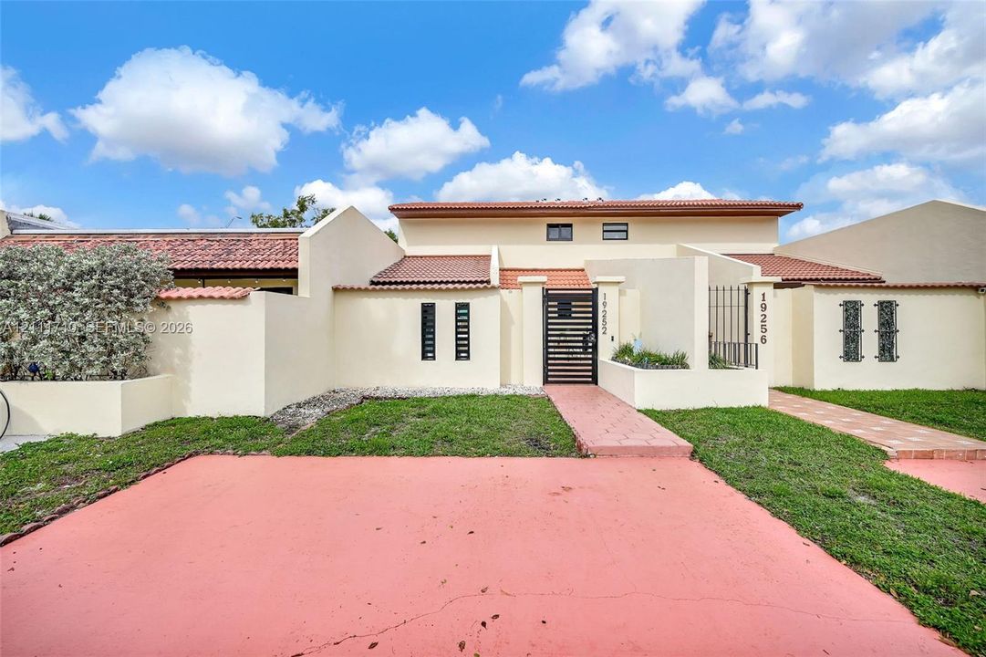 For Rent: $2,995 (2 beds, 2 baths, 1528 Square Feet)