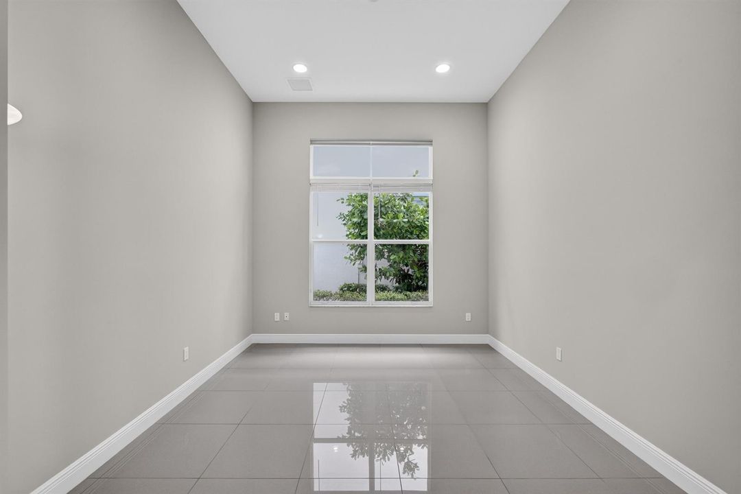 Office/ Den