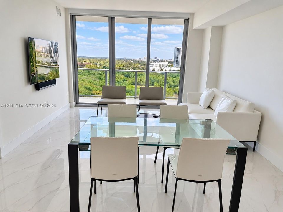 For Sale: $499,500 (1 beds, 2 baths, 937 Square Feet)