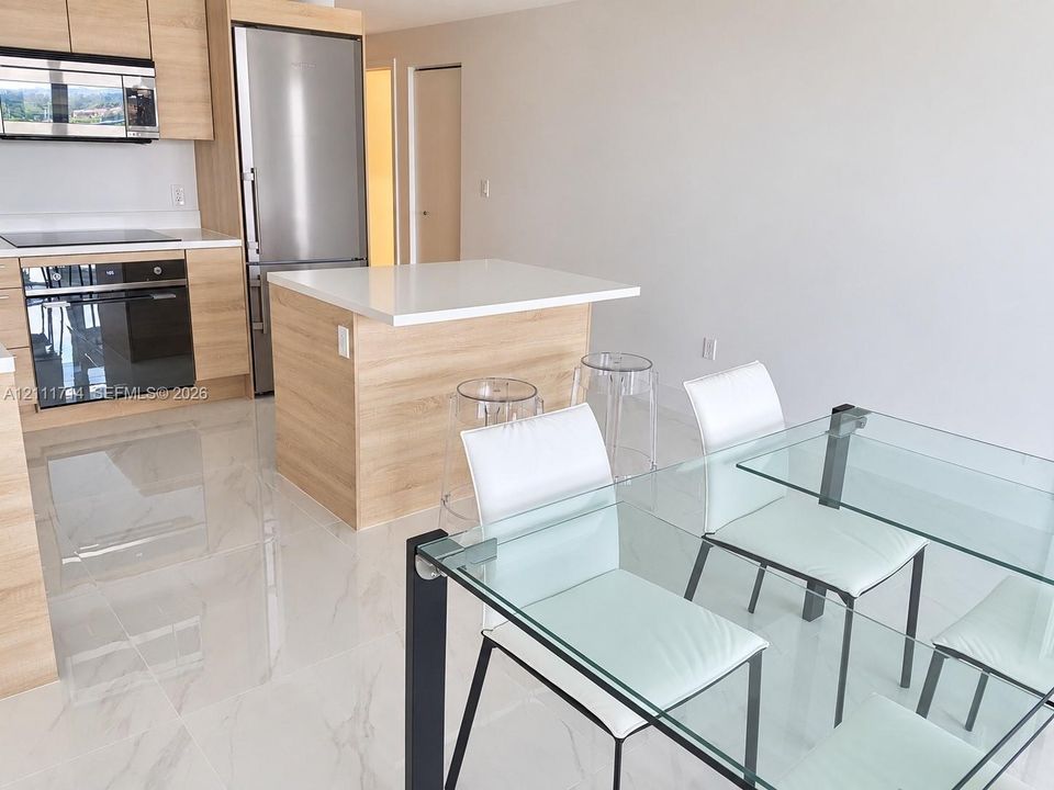 For Sale: $499,500 (1 beds, 2 baths, 937 Square Feet)