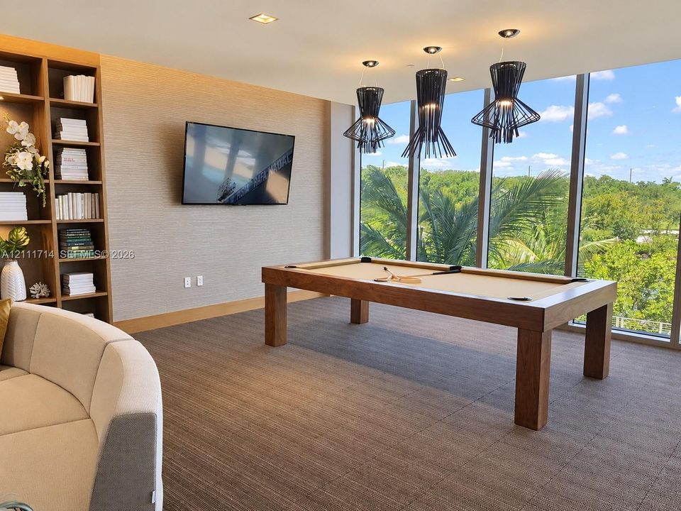 For Sale: $499,500 (1 beds, 2 baths, 937 Square Feet)