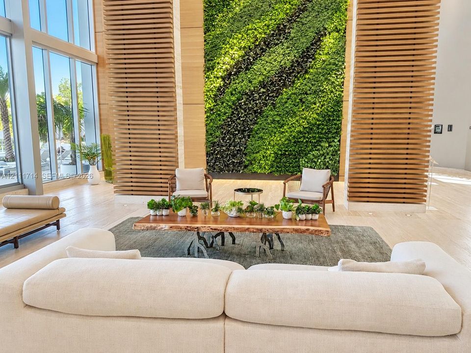 For Sale: $499,500 (1 beds, 2 baths, 937 Square Feet)
