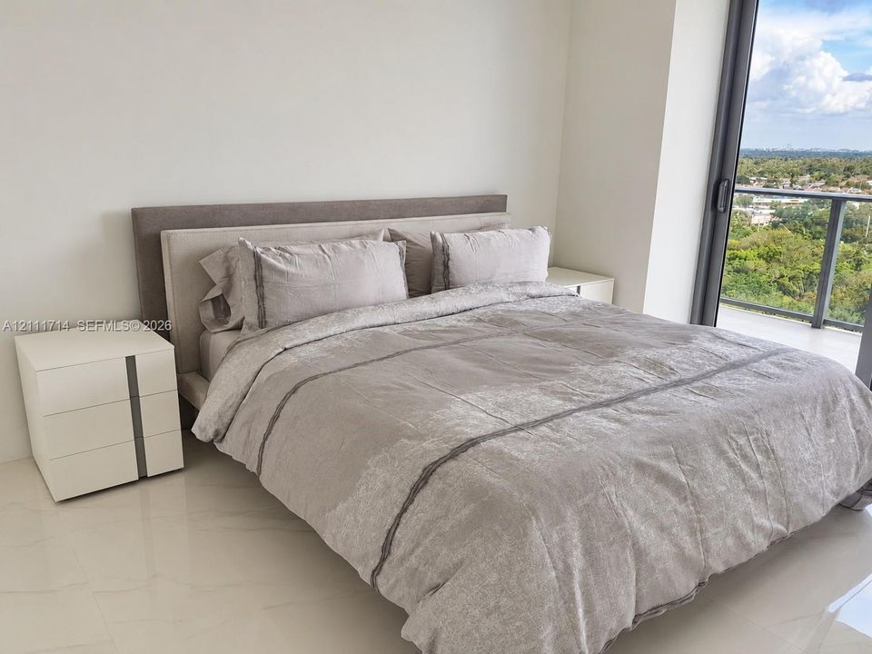 For Sale: $499,500 (1 beds, 2 baths, 937 Square Feet)