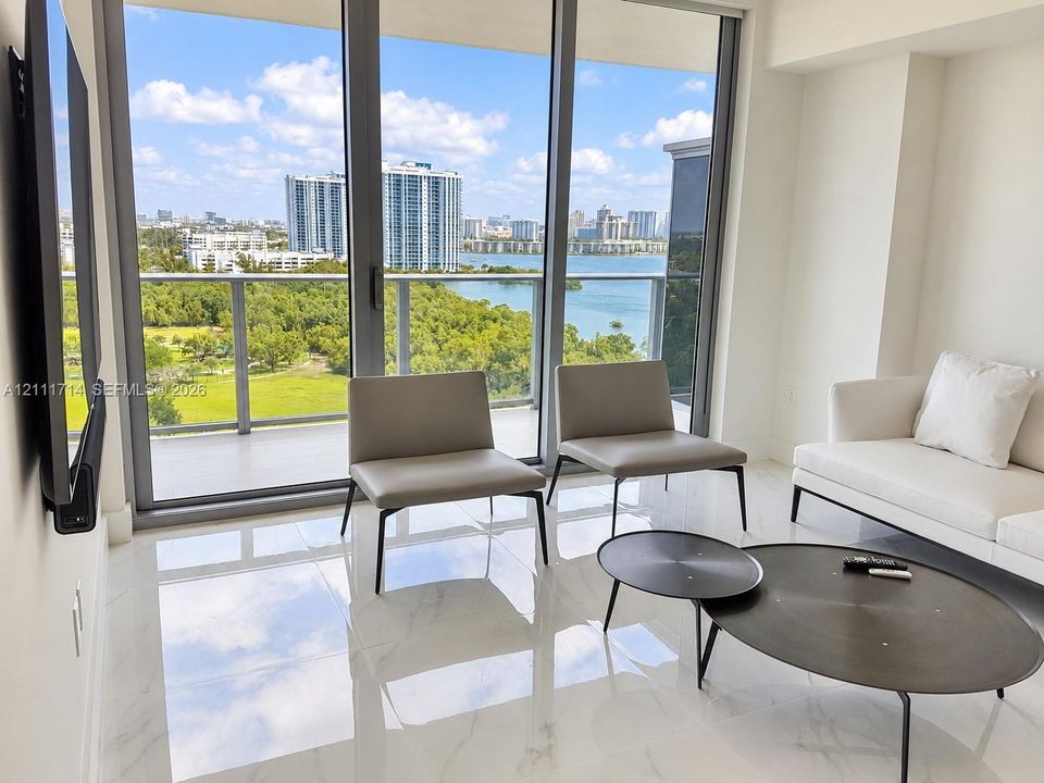 For Sale: $499,500 (1 beds, 2 baths, 937 Square Feet)