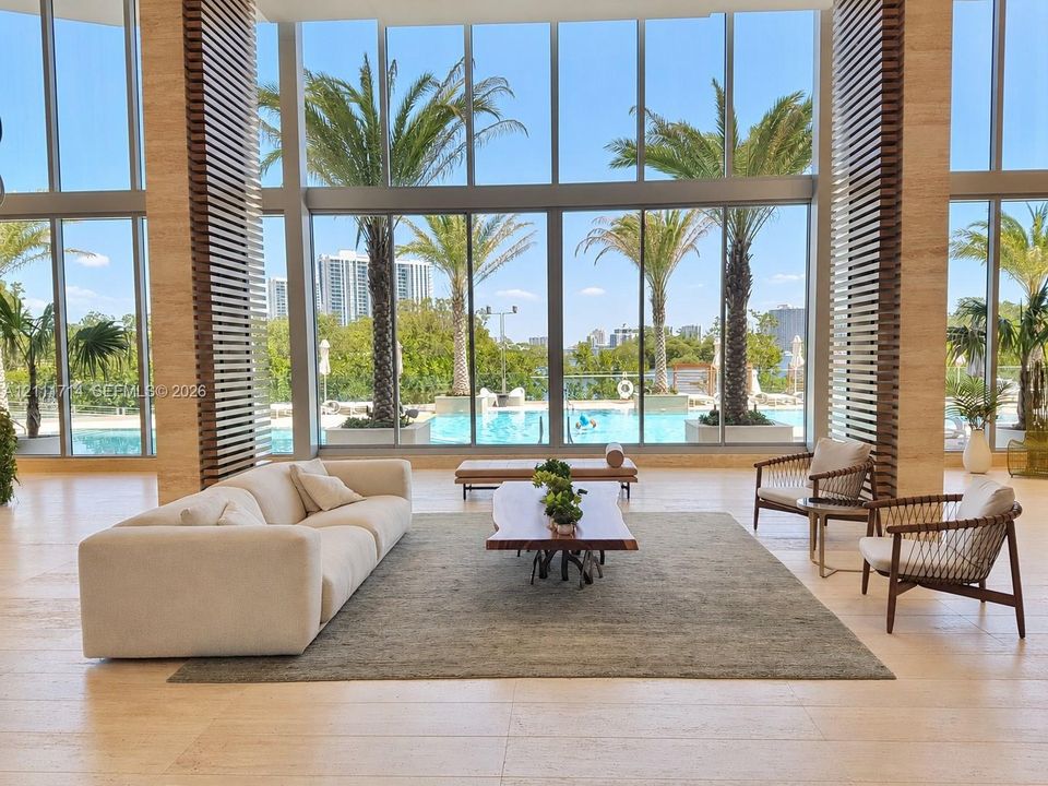 For Sale: $499,500 (1 beds, 2 baths, 937 Square Feet)