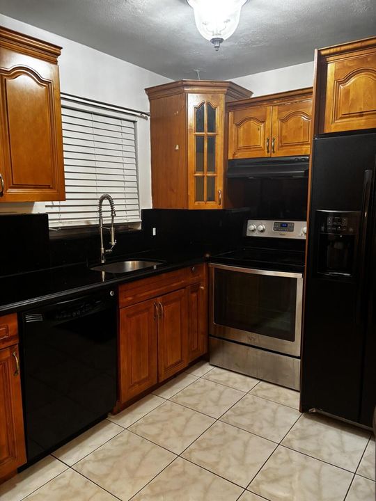 Crystal Lake kitchen 1