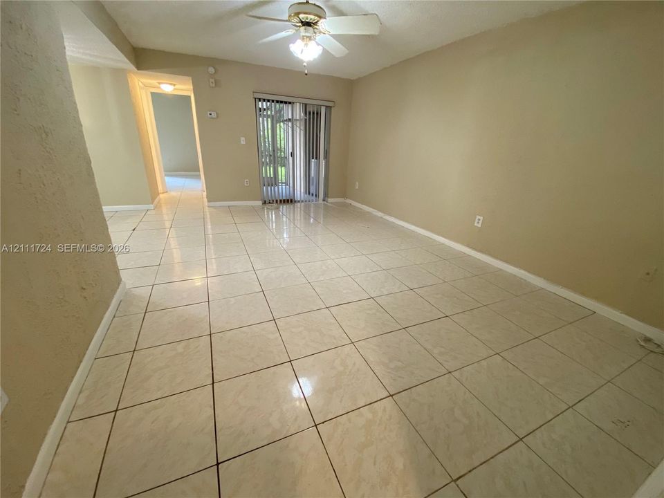 For Rent: $1,900 (2 beds, 2 baths, 1000 Square Feet)