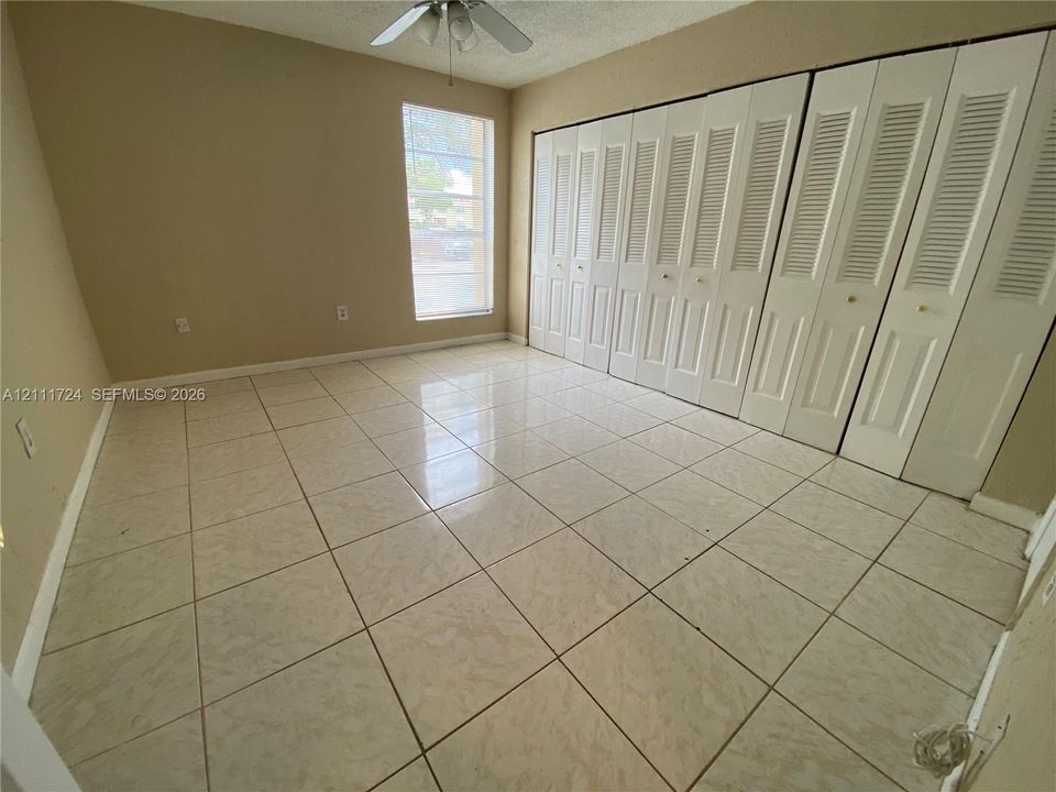 For Rent: $1,900 (2 beds, 2 baths, 1000 Square Feet)