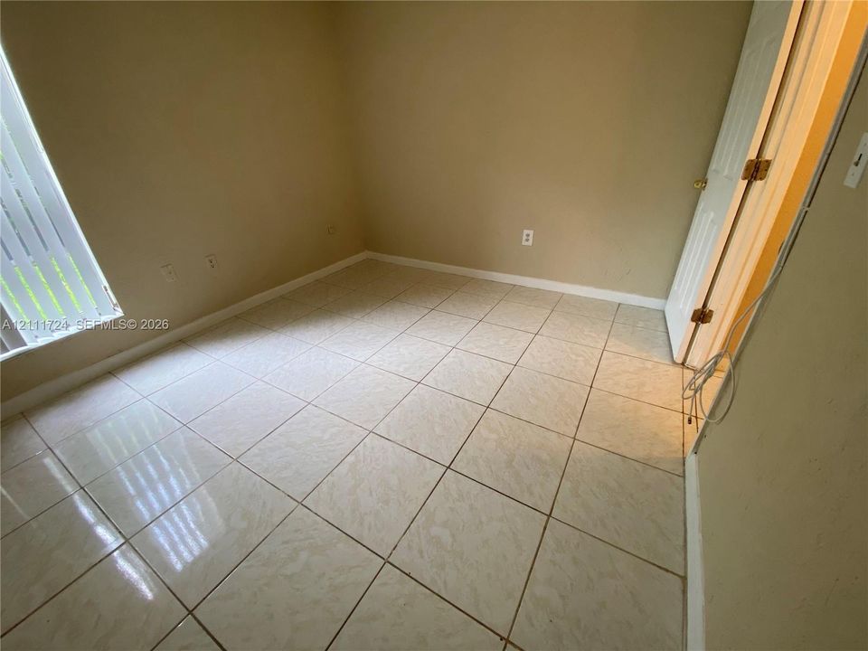 For Rent: $1,900 (2 beds, 2 baths, 1000 Square Feet)