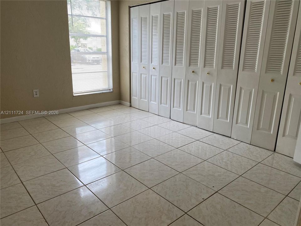 For Rent: $1,900 (2 beds, 2 baths, 1000 Square Feet)