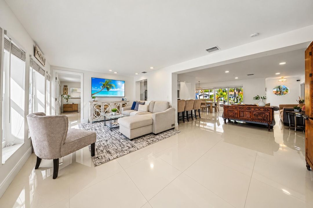 LIVING AREAS