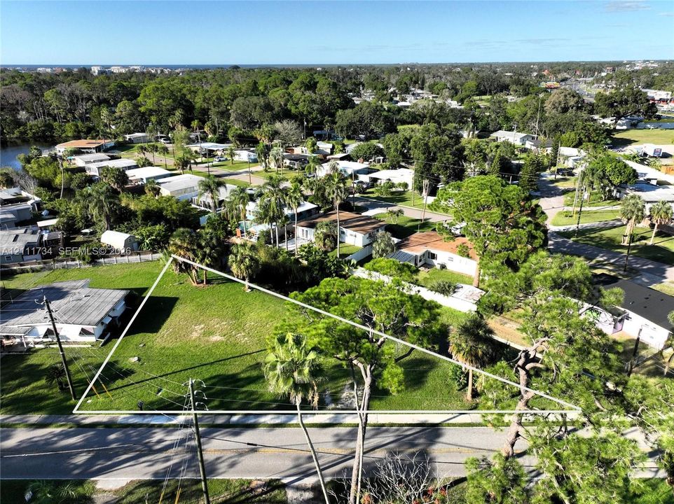 На продажу: $80,000 (0.18 acres)