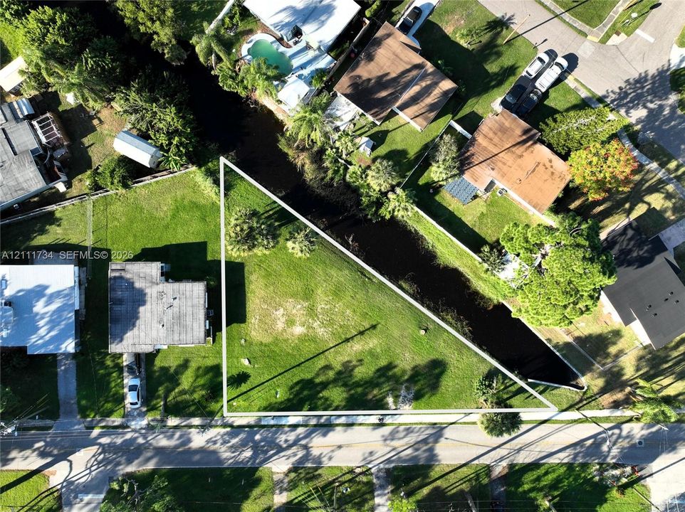 На продажу: $80,000 (0.18 acres)