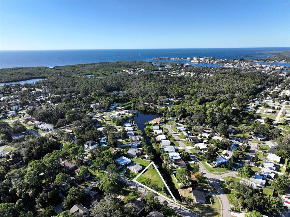 На продажу: $80,000 (0.18 acres)