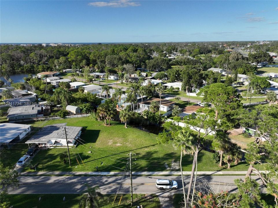 На продажу: $80,000 (0.18 acres)