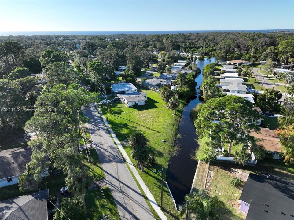 На продажу: $80,000 (0.18 acres)