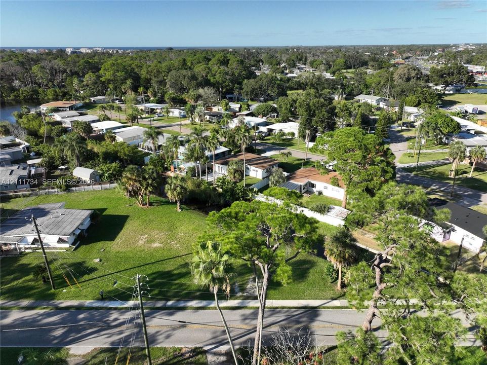 На продажу: $80,000 (0.18 acres)
