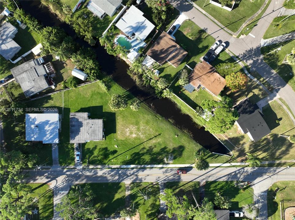 На продажу: $80,000 (0.18 acres)