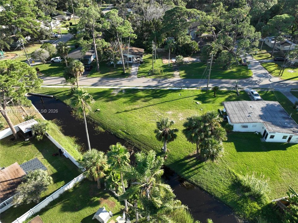 На продажу: $80,000 (0.18 acres)