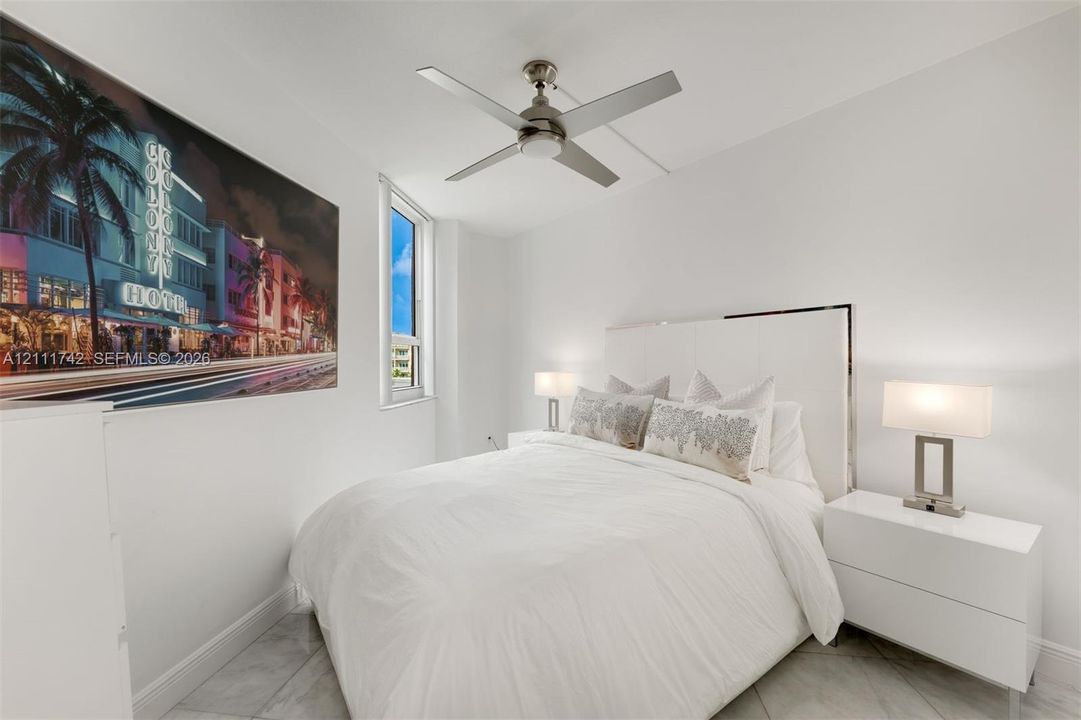 For Rent: $3,200 (2 beds, 1 baths, 977 Square Feet)