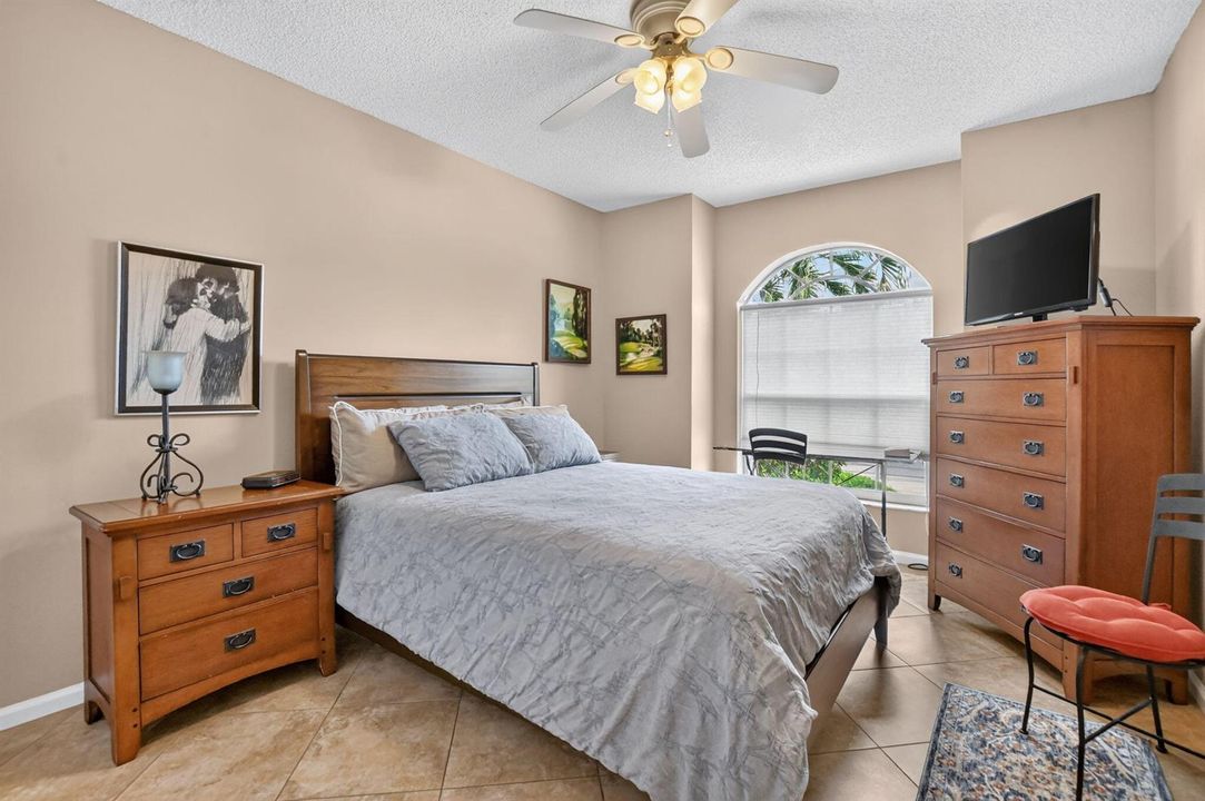 19-web-or-mls-8392 (27)