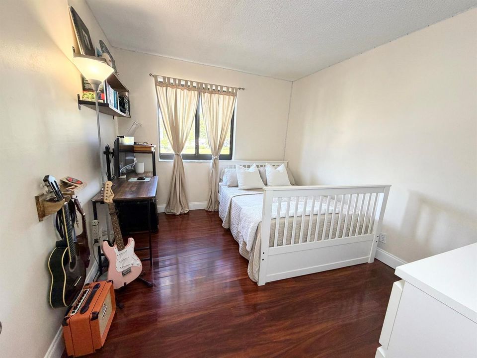 Second bedroom