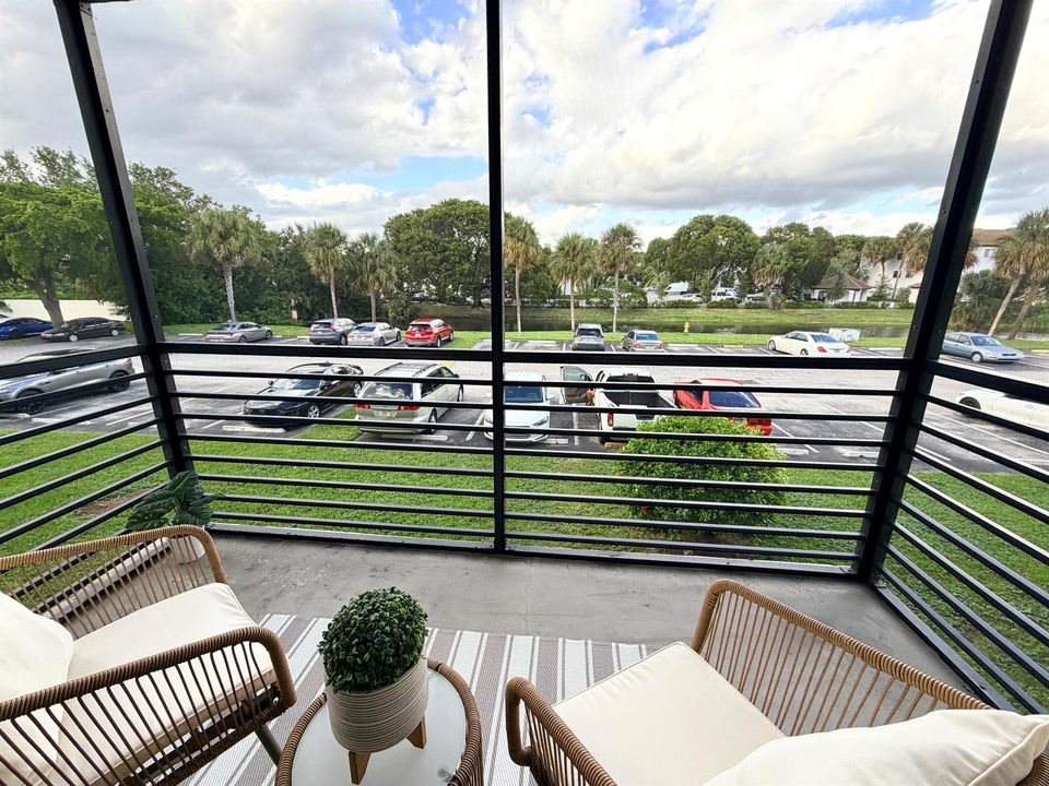Screened balcony