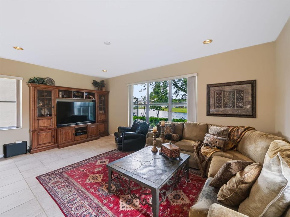 11-web-or-mls-6308-shadow-tree-ln-013