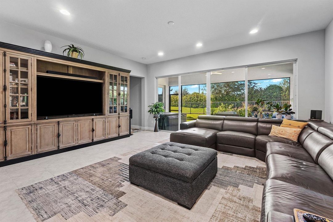 012-12741SouthwestSunriseLakeTerrace-Por