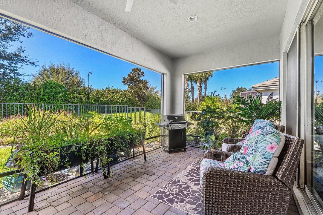 028-12741SouthwestSunriseLakeTerrace-Por