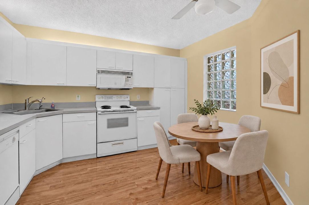 Virtually Staged Eat-In Kitchen