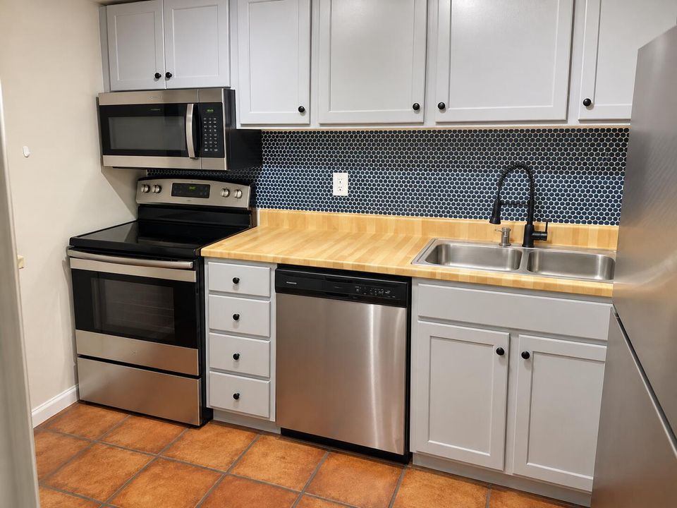 N KITCHEN NICE