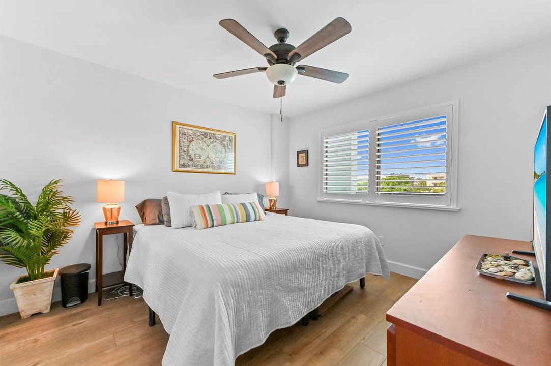 17 Bedroom 01