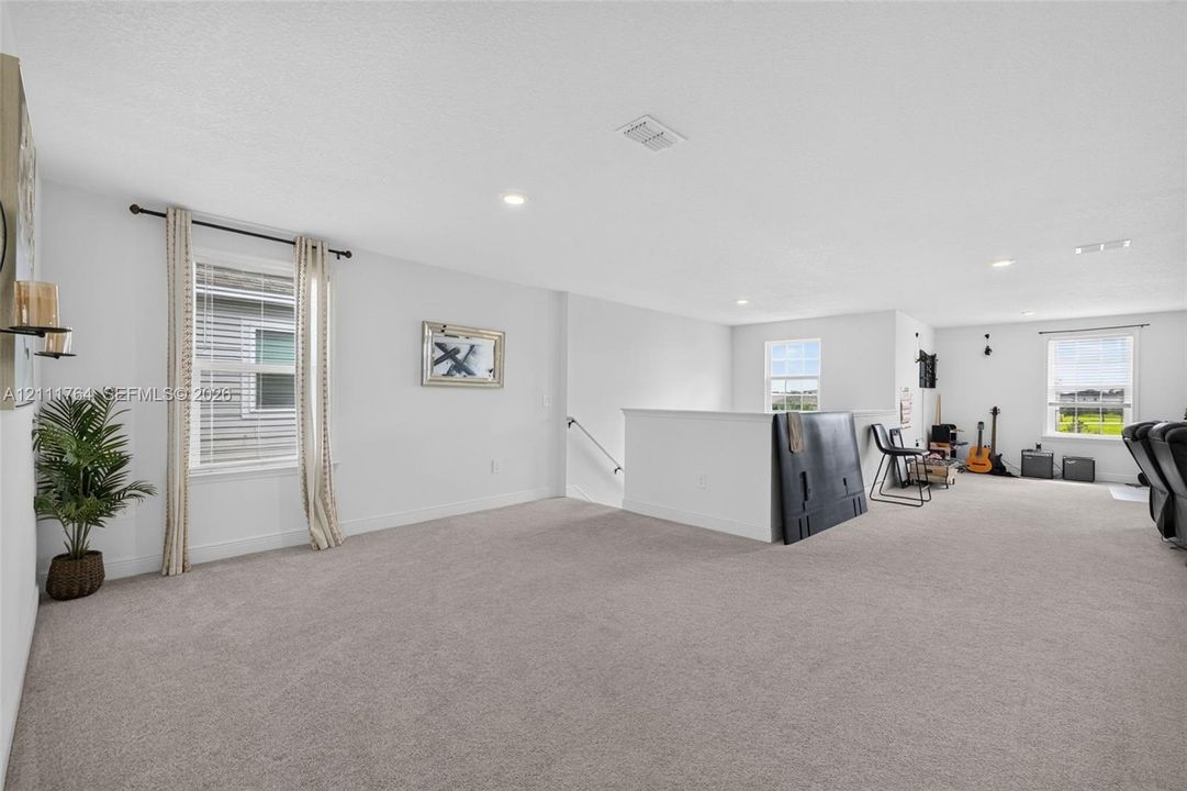 For Sale: $585,000 (4 beds, 3 baths, 3670 Square Feet)
