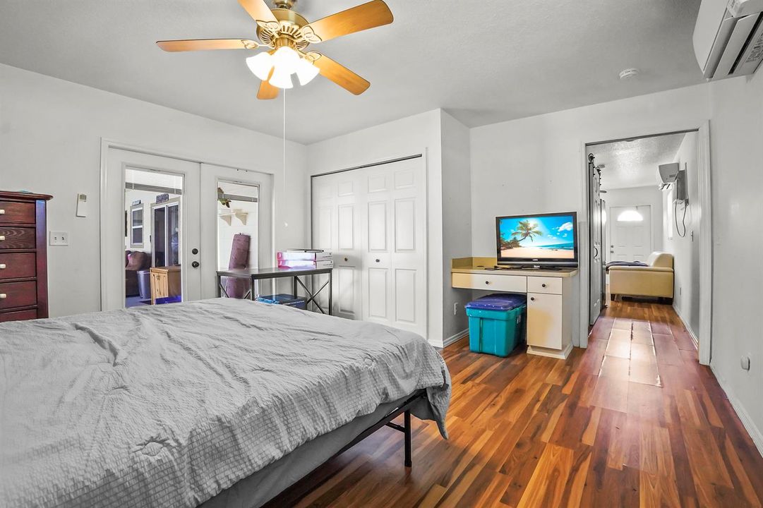 28 Bedroom 02