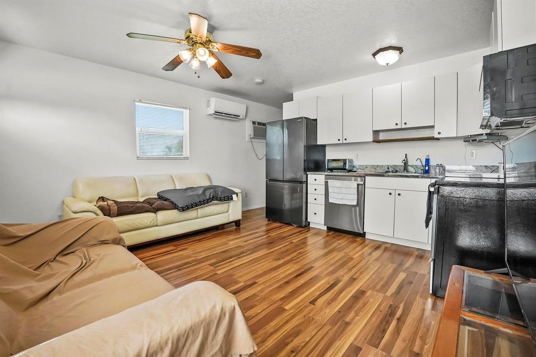 24 Living room 03